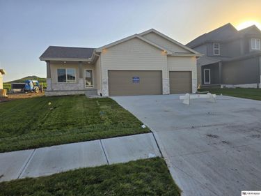 16013 Isabella Street, Bennington, NE 68007