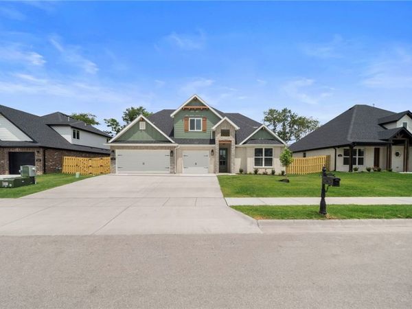1340 Josephine Drive, Centerton, AR 72719