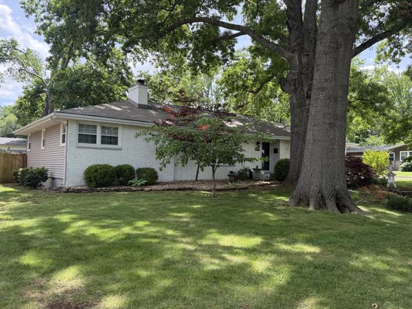 1910 E Greenwood Street , Springfield, MO 65804