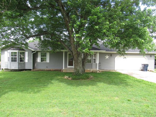 547 N Dill Street , Marshfield, MO 65706