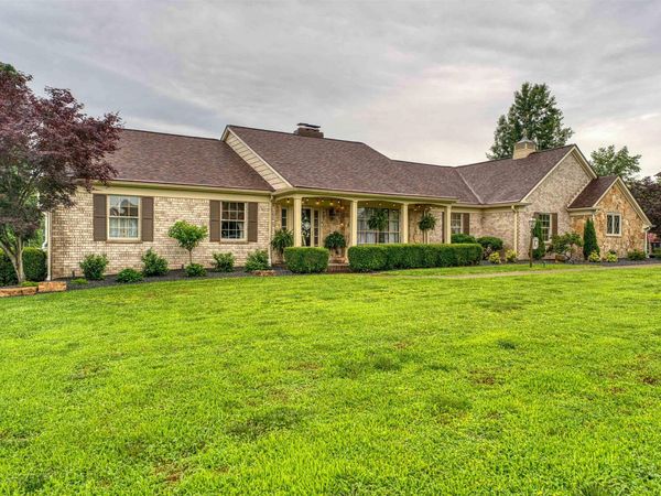 2000 Greenbrier Drive, Mount Vernon, IN 47620