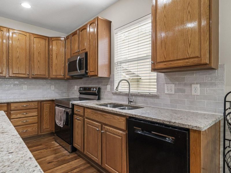 6835 Bishops Crossing Circle, Dublin, OH 43016 Photo 14