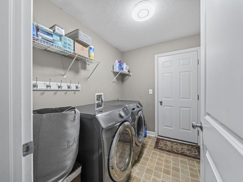 6835 Bishops Crossing Circle, Dublin, OH 43016 Photo 25