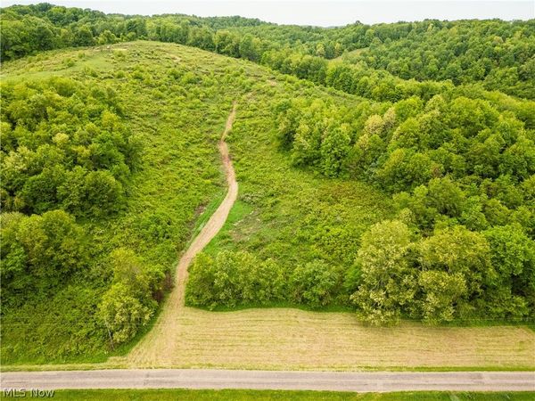 Barkley Rd Road , Uhrichsville, OH 44683