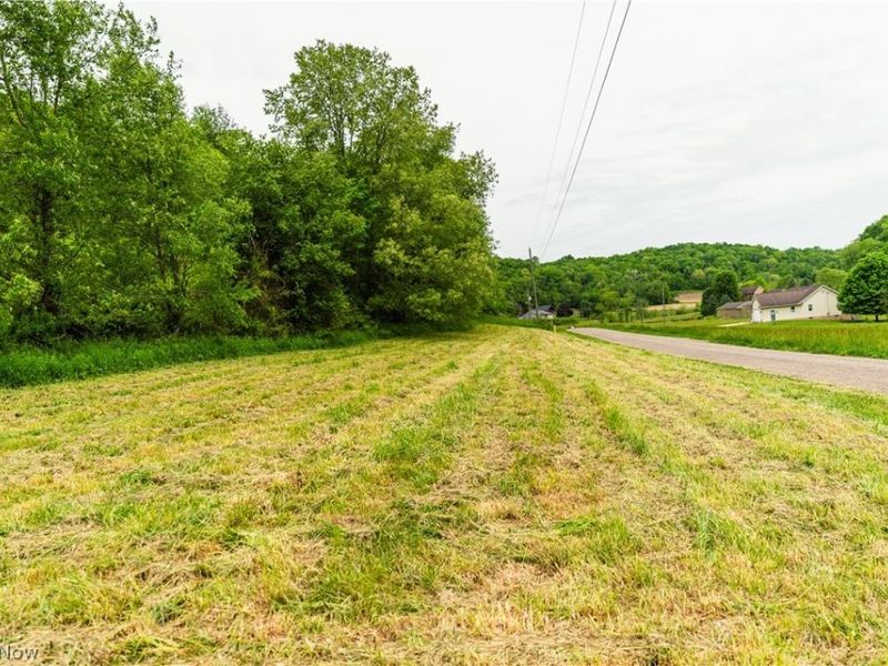 Barkley Rd Road , Uhrichsville, OH 44683 Photo 5