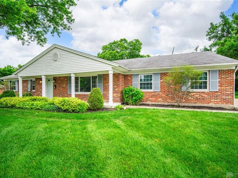 190 Lakeview Drive, Centerville, OH 45459 Photo 2