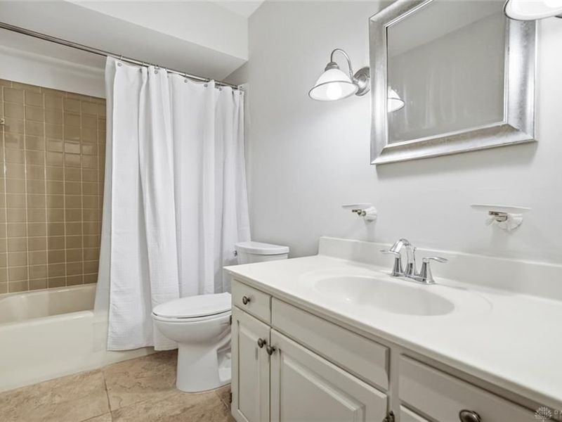 190 Lakeview Drive, Centerville, OH 45459 Photo 25