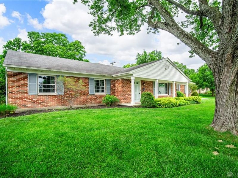 190 Lakeview Drive, Centerville, OH 45459 Photo 3