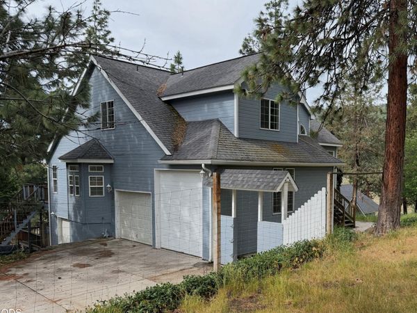 3737 Thicket Court, Klamath Falls, OR 97601