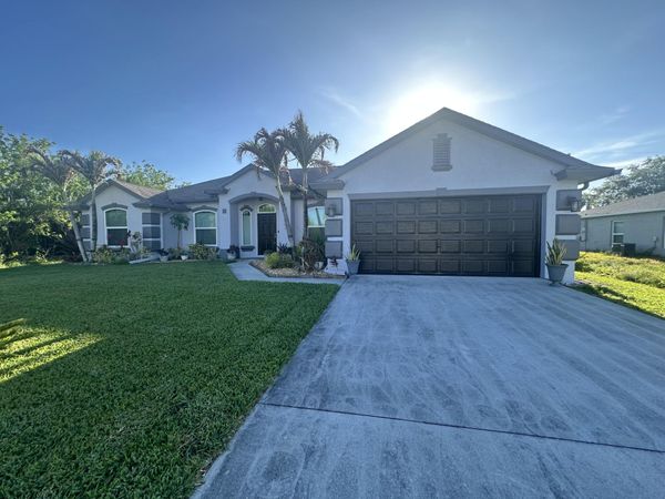 585 SW Undallo Road, Port St. Lucie, FL 34953
