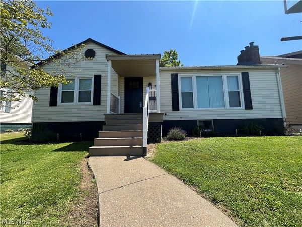 804 Oakland Boulevard , Cambridge, OH 43725