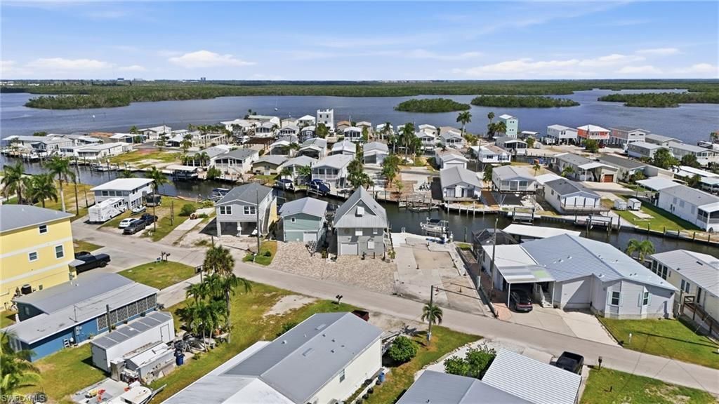 850 Oak St, Fort Myers Beach, FL 33931 Photo