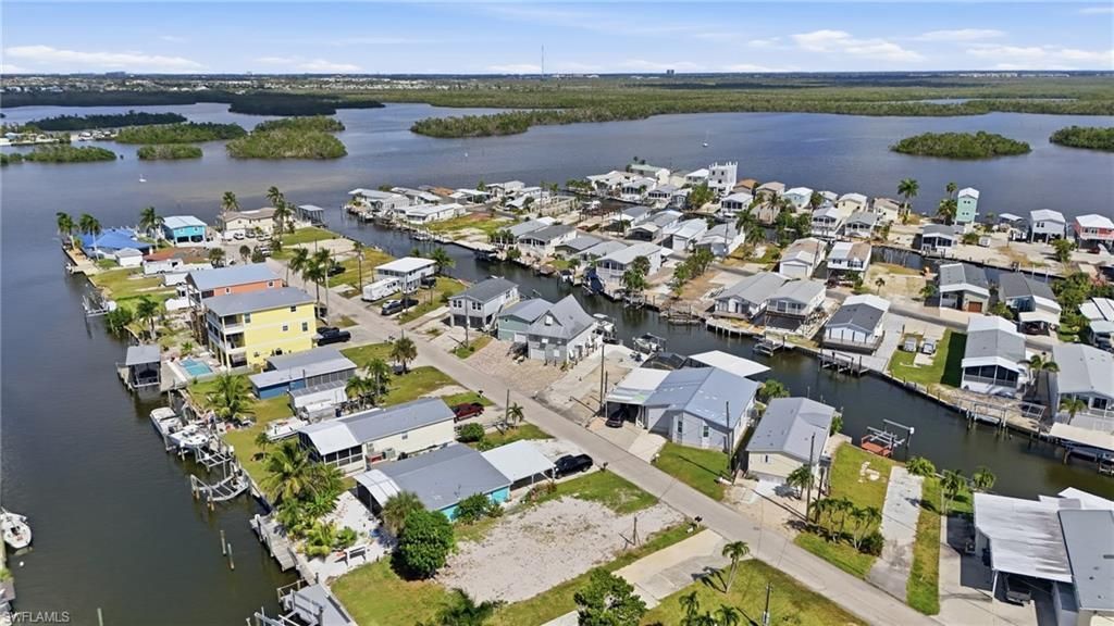 850 Oak St, Fort Myers Beach, FL 33931 Photo