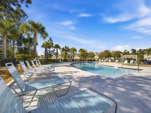284 Date Palm Lane, Freeport, FL 32439