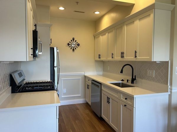 141 Chestnut St, Unit 301, Needham, MA 02492