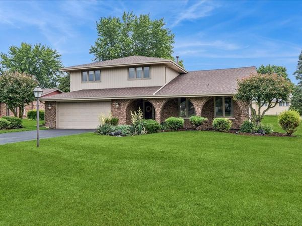 350 Essex Lane, New Lenox, IL 60451