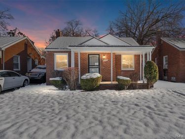 18704 Sunderland Road , Detroit, MI 48219
