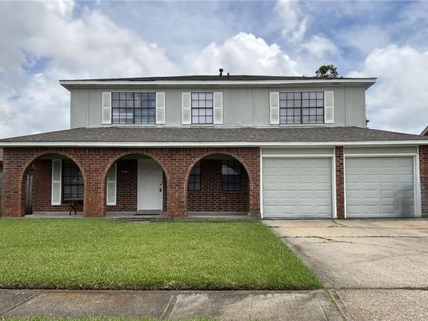 841 FAIRFAX Street , Gretna, LA 70056