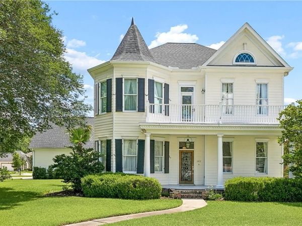 1477 WOODMERE Drive , Mandeville, LA 70471