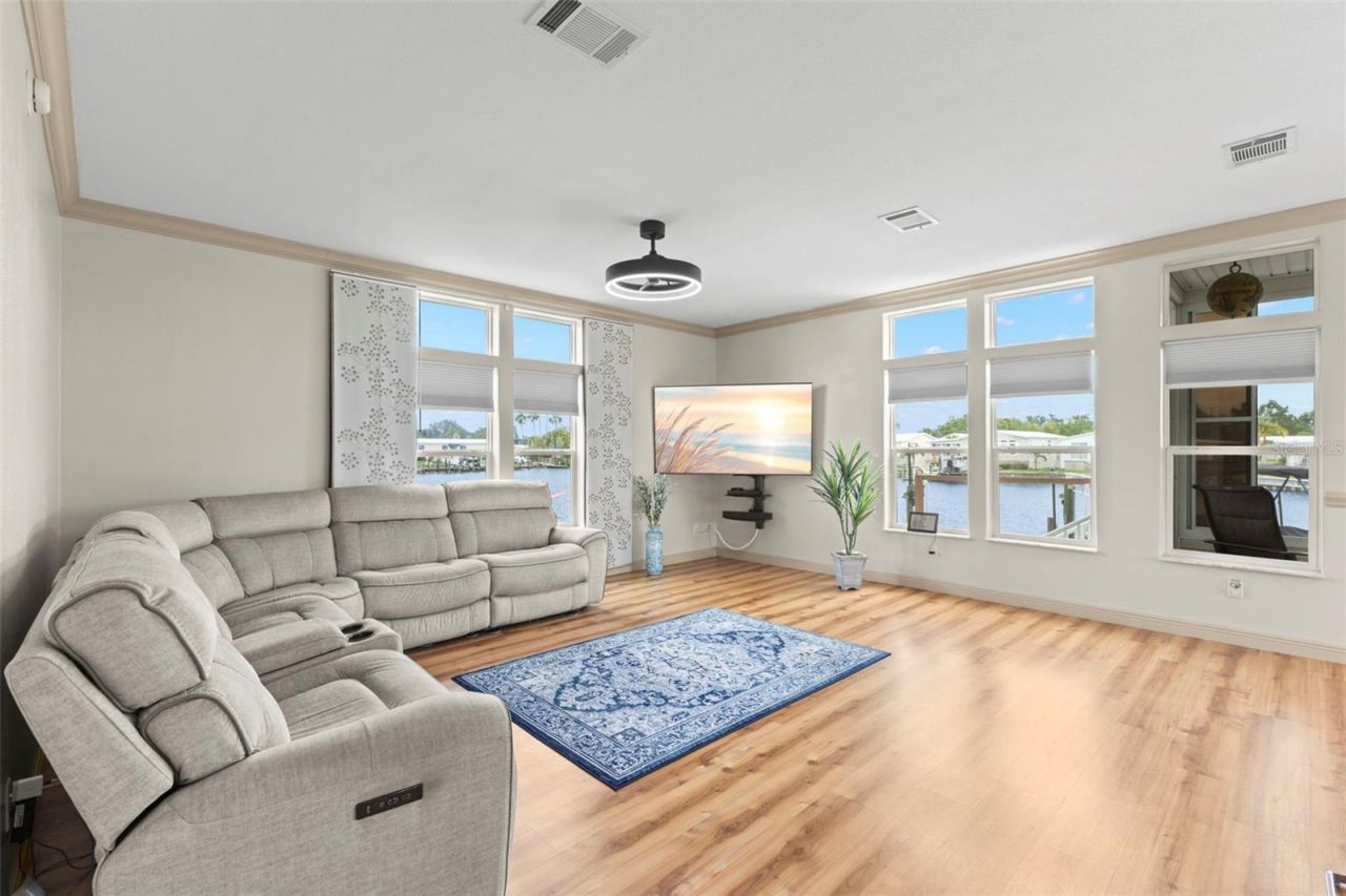7174 Mount Arlington Drive Ne, Unit 419, Saint Petersburg, FL 33702 Photo