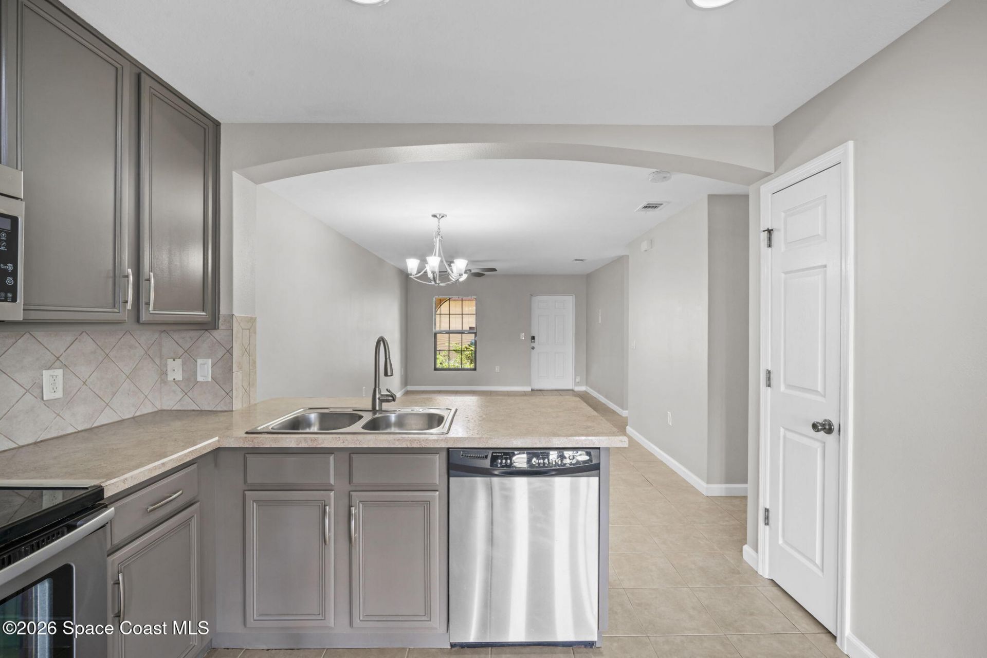 4550 Radiant Way, Unit 102, Melbourne, FL 32901 Photo