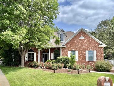 6110 Woodstock Circle, Lincoln, NE 68512