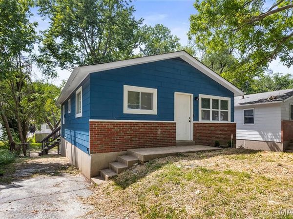 10249 Count Drive , St Louis, MO 63136