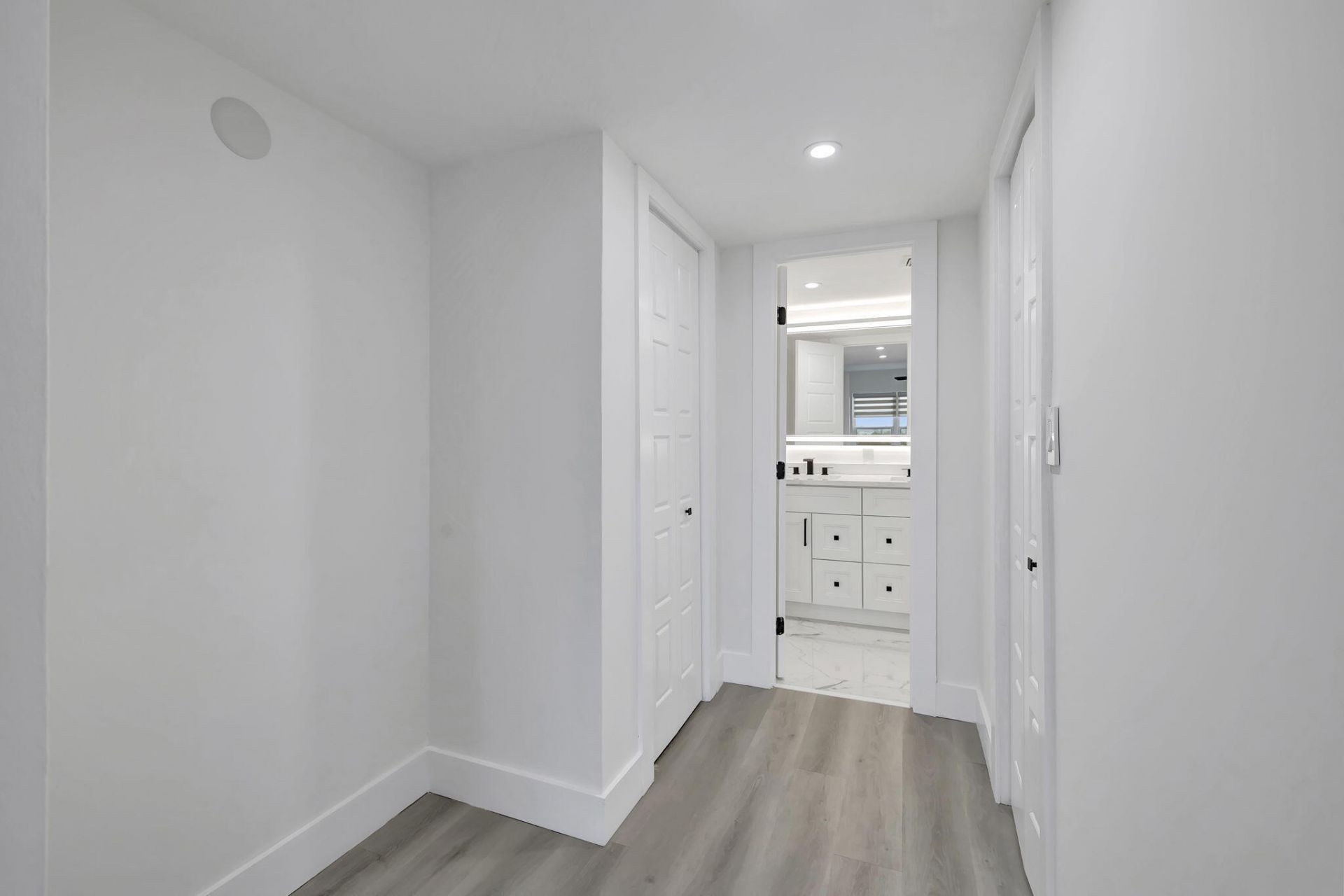 3050 N Palm Aire Drive, Unit 704, Pompano Beach, FL 33069 Photo