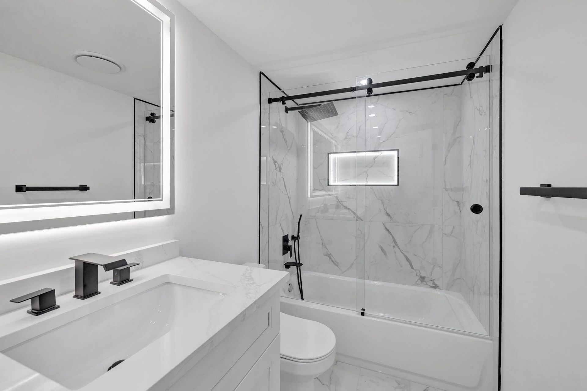 3050 N Palm Aire Drive, Unit 704, Pompano Beach, FL 33069 Photo