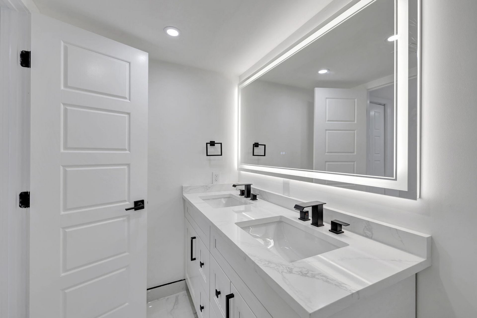 3050 N Palm Aire Drive, Unit 704, Pompano Beach, FL 33069 Photo