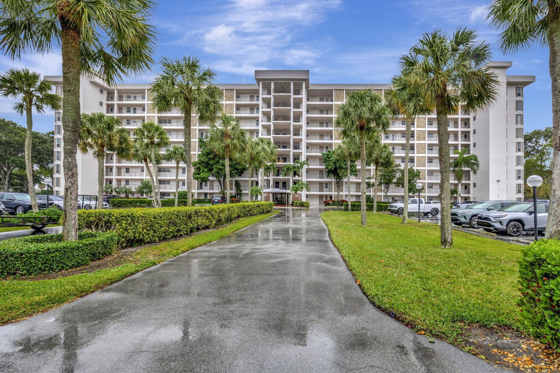 3050 N Palm Aire Drive, Unit 704, Pompano Beach, FL 33069 Photo