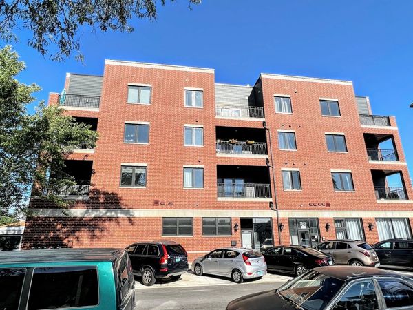 3203 N Ridgeway Avenue , Unit 3C, Chicago, IL 60618