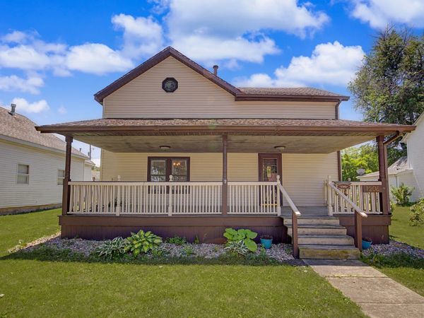 1206 E Main Street, Clinton, IL 61727