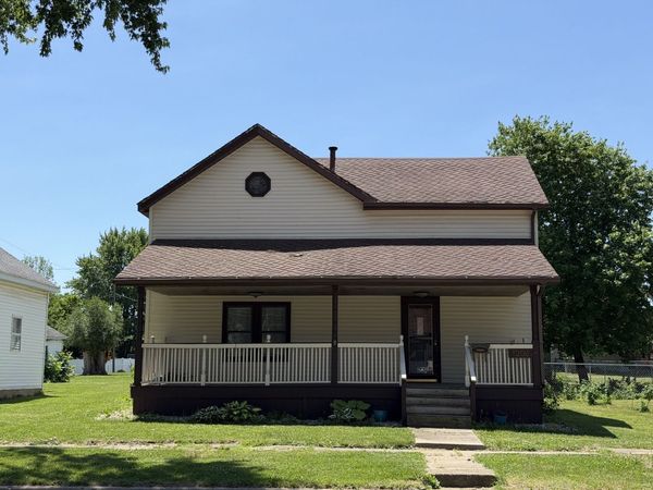 1206 E Main Street , Clinton, IL 61727