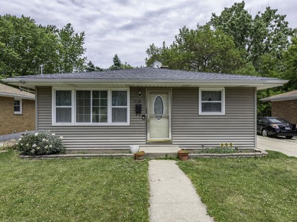 2528 Lucia Avenue , Waukegan, IL 60085