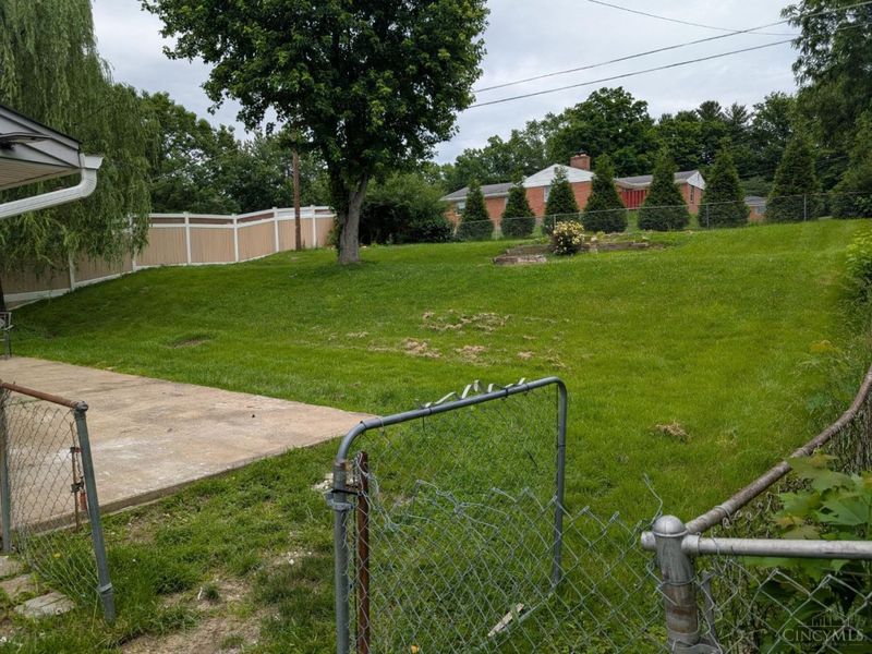 3910 Witham Woods Drive, Union Twp, OH 45245 Photo 4
