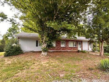 5405 Roanoke RD, Troutville, VA 24175