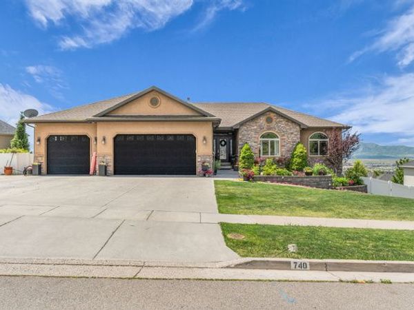 740 E 100 S, Hyde Park, UT 84318