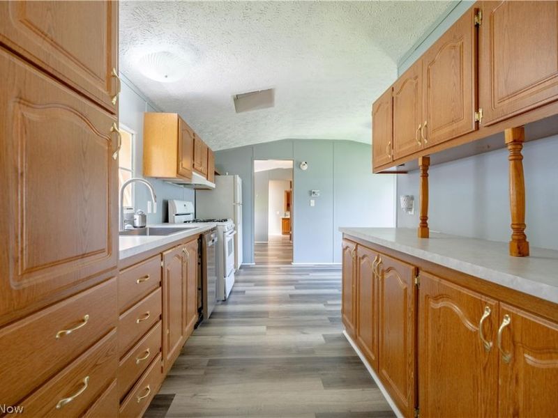 62 Redwood Drive, Beloit, OH 44609 Photo 11