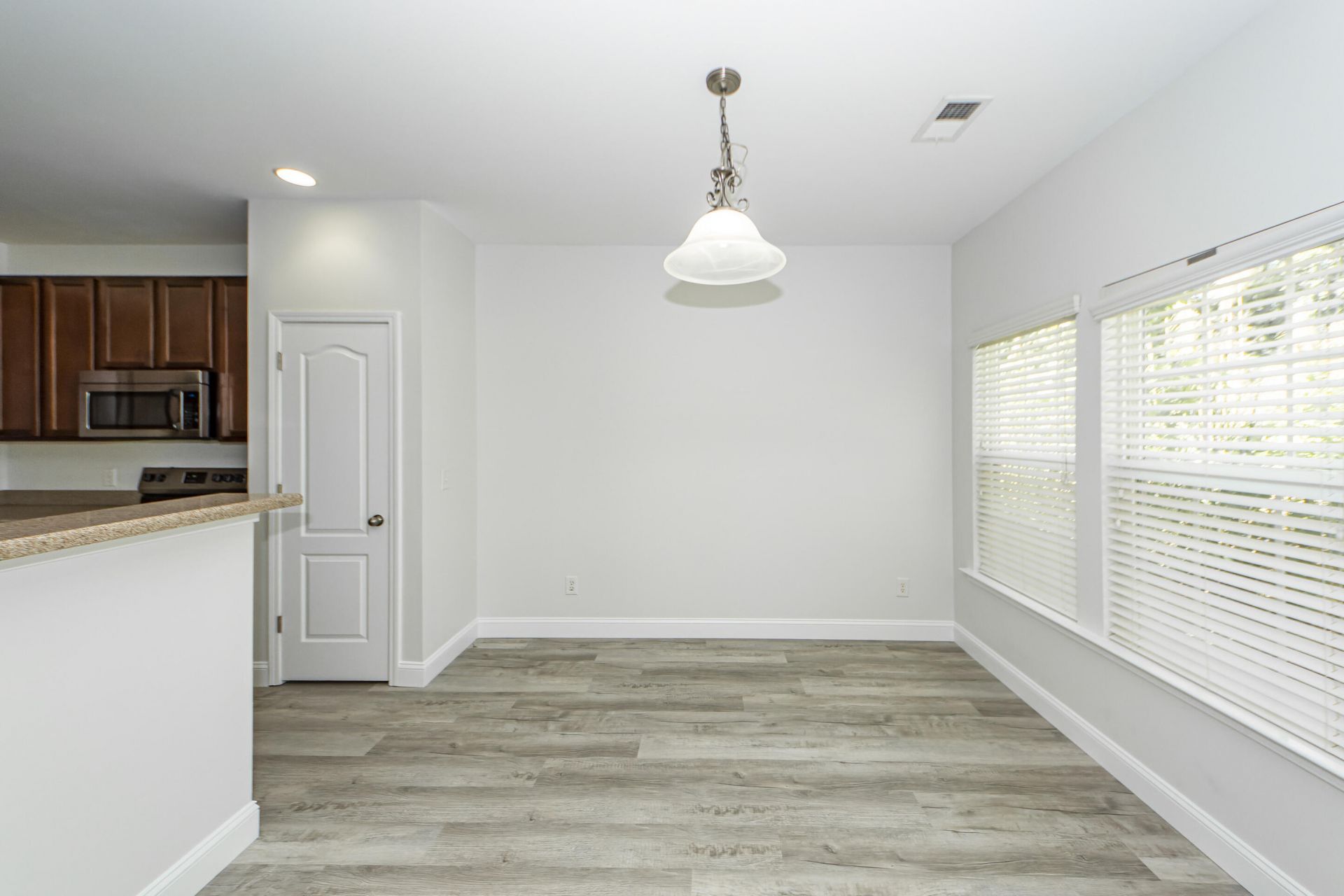 246 Maywood Drive Photo 10