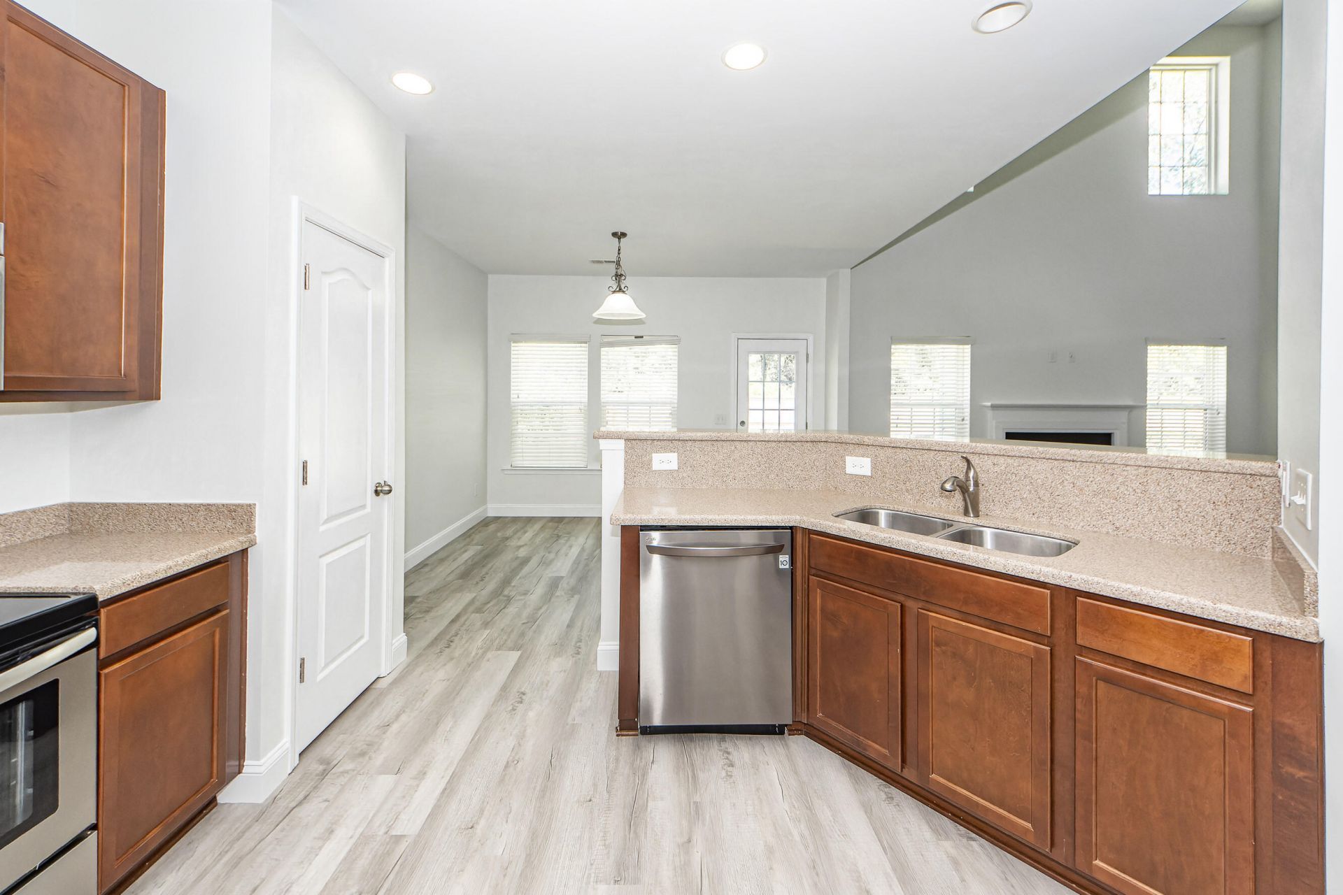 246 Maywood Drive Photo 14