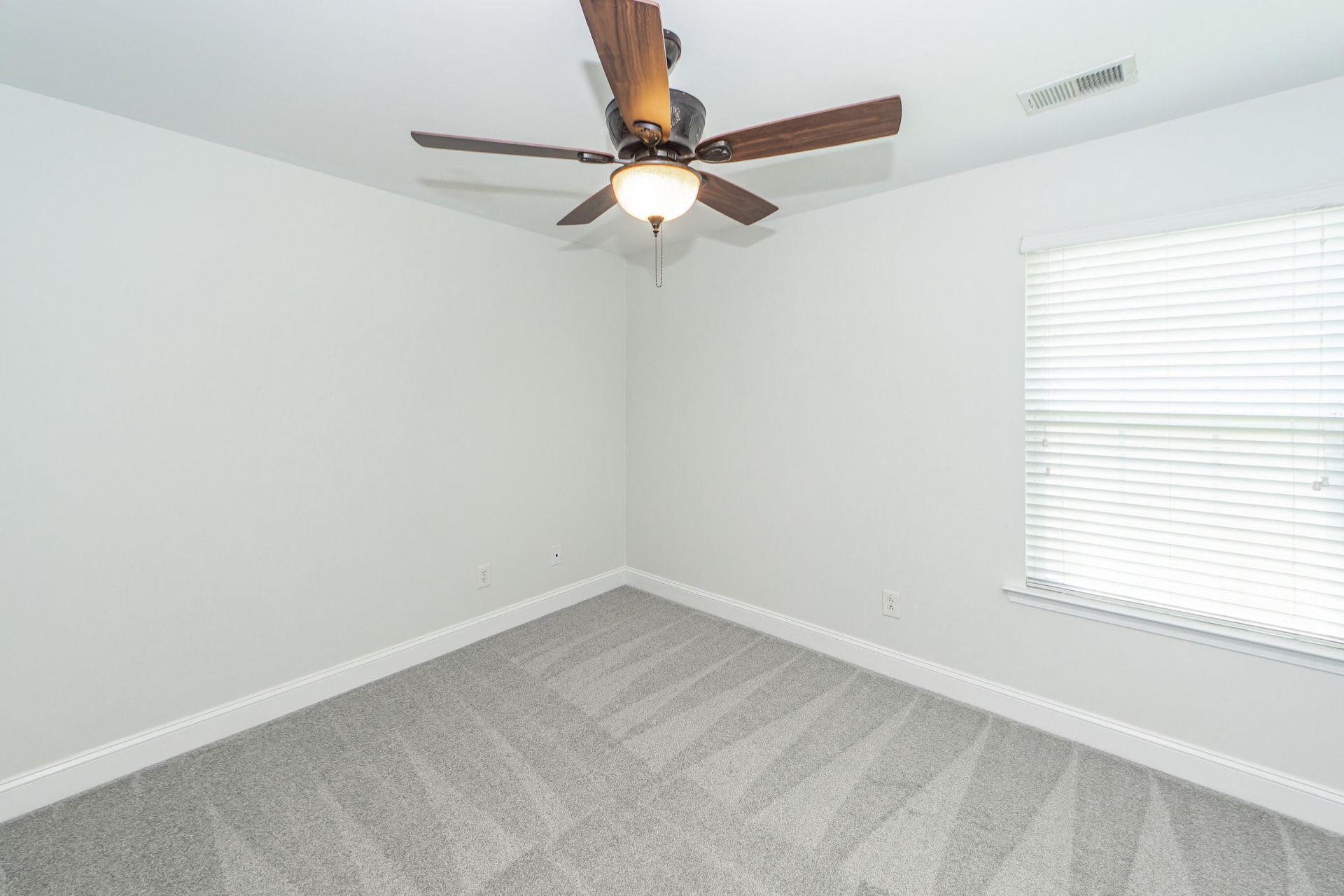 246 Maywood Drive Photo 29