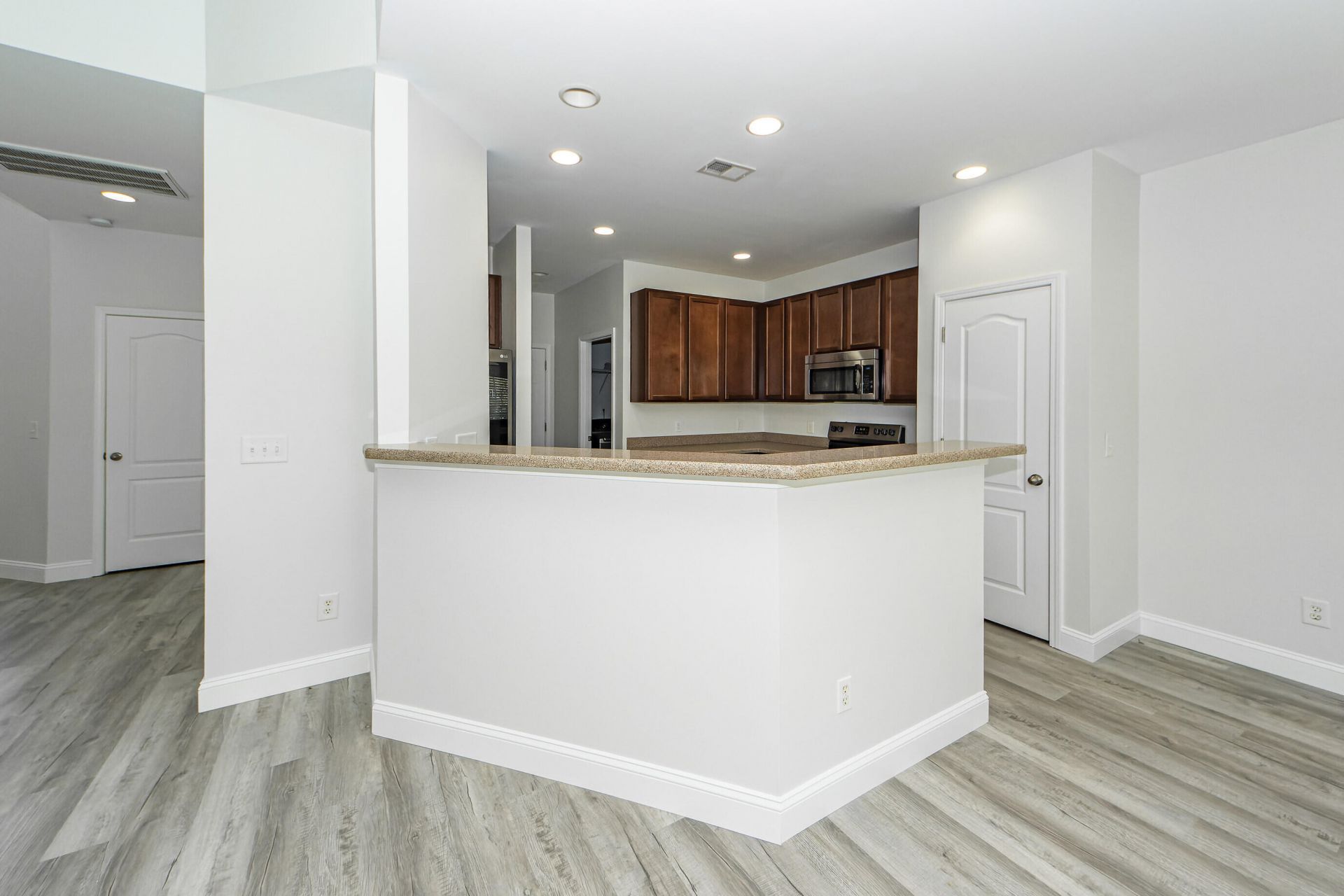 246 Maywood Drive Photo 9