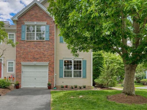 28 TANKARD LANE, WASHINGTON CROSSING, PA 18977