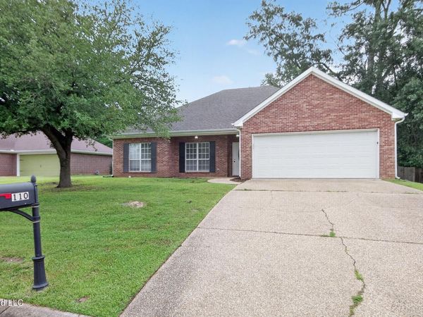 110 Live Oaks Boulevard, Pearl, MS 39208