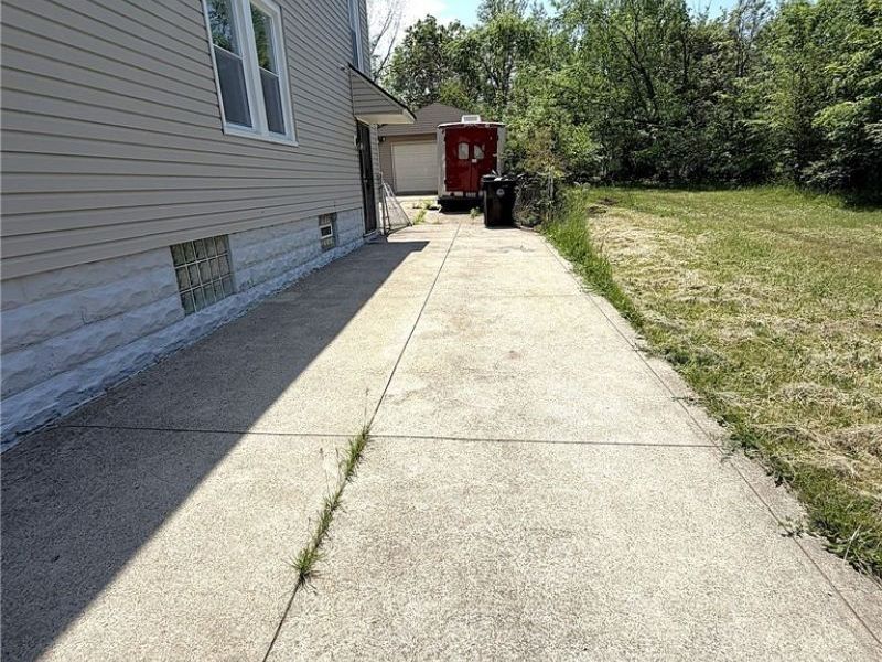 10514 Lamontier Avenue, Cleveland, OH 44104 Photo 21