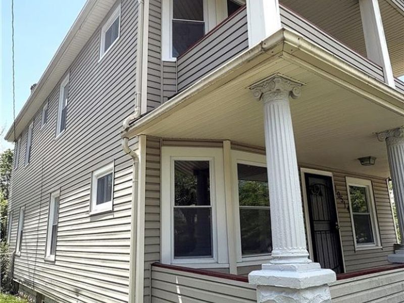 10514 Lamontier Avenue, Cleveland, OH 44104 Photo 3