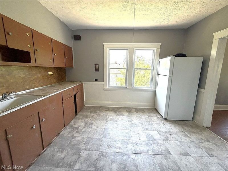 10514 Lamontier Avenue, Cleveland, OH 44104 Photo 35