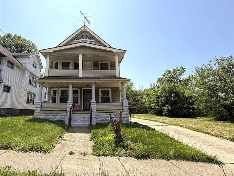 10514 Lamontier Avenue, Cleveland, OH 44104 Photo 6