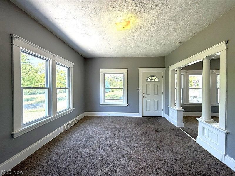 10514 Lamontier Avenue, Cleveland, OH 44104 Photo 9
